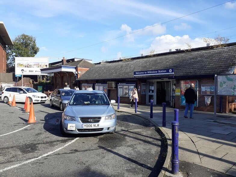 Station Rd, Wilmslow à louer - Photo du bâtiment - Image 2 de 8