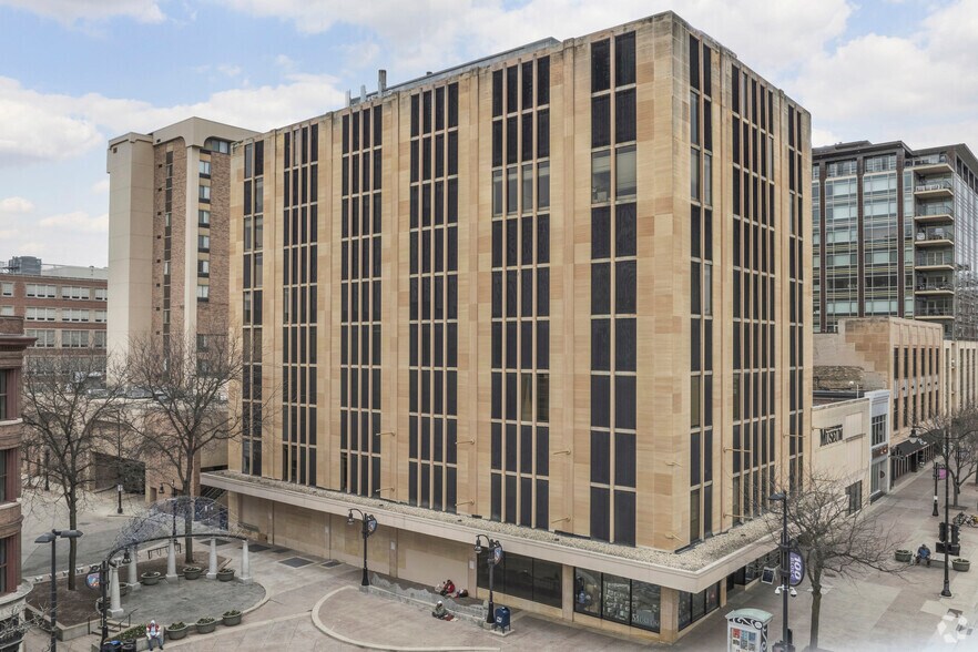 30 W Mifflin St, Madison, WI à louer - Photo du bâtiment - Image 2 de 15