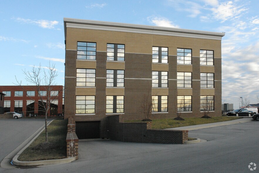 3151 Beaumont Centre Cir, Lexington, KY à louer - Photo du bâtiment - Image 2 de 4