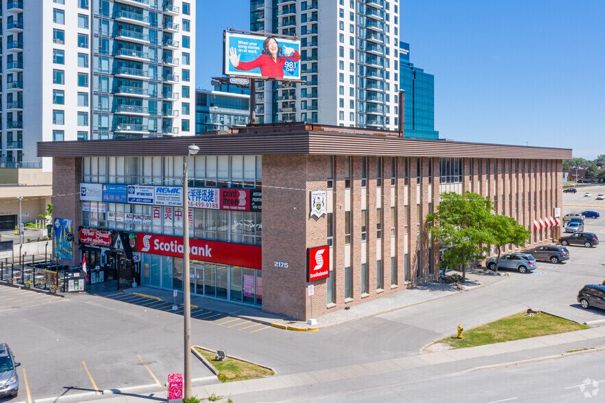 2175 Sheppard Ave, Toronto, ON à louer - Photo du bâtiment - Image 2 de 2