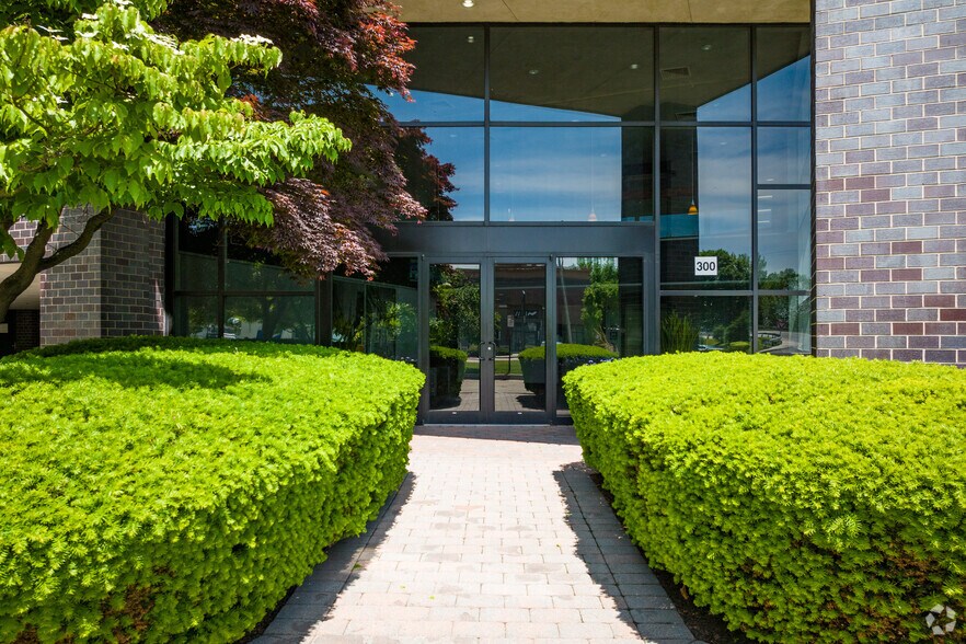 300 Littleton Rd, Parsippany, NJ à louer - Photo du bâtiment - Image 3 de 8
