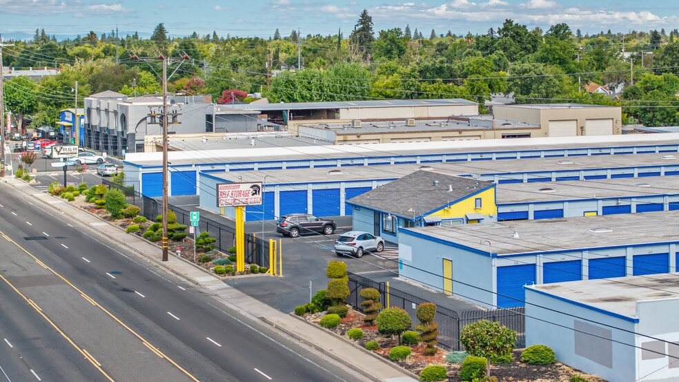2961 Fruitridge Rd, Sacramento, CA for sale - Building Photo - Image 2 of 5
