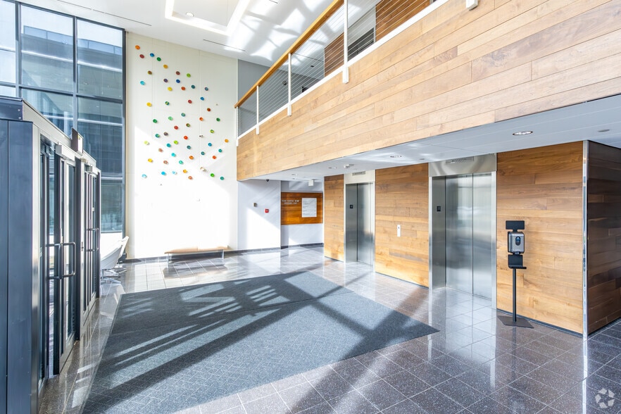 1 Penn Center Blvd, Pittsburgh, PA for lease - Lobby - Image 2 of 13