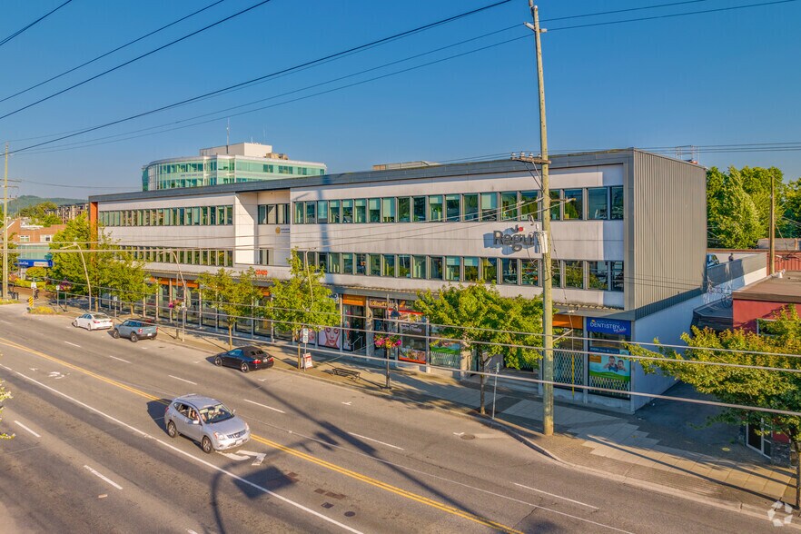 22420 Dewdney Trunk Rd, Maple Ridge, BC à louer - Photo du bâtiment - Image 1 de 6