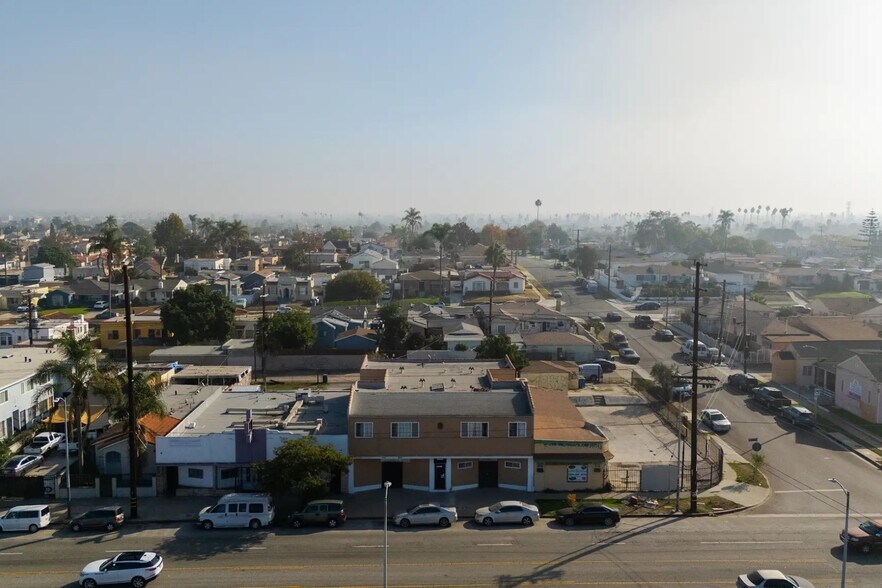 9318 S Western Ave, Los Angeles, CA à vendre - Photo du bâtiment - Image 2 de 7
