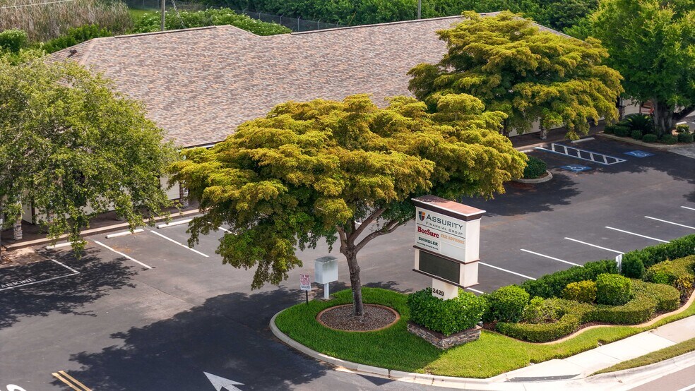 2429 Manatee Ave E, Bradenton, FL à louer - Photo du bâtiment - Image 3 de 18