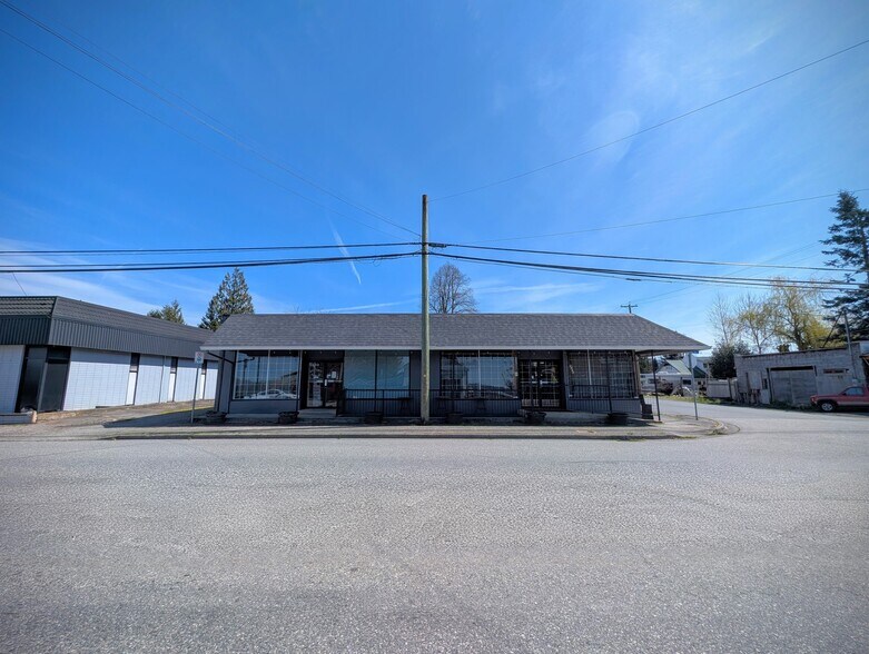 5814 Riverside St, Abbotsford, BC for lease - Building Photo - Image 1 of 7