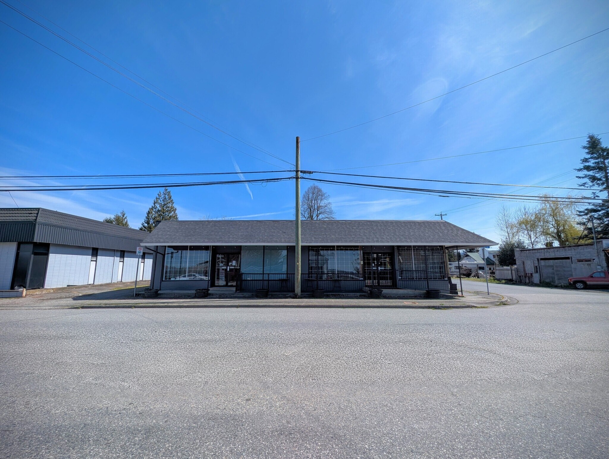 5814 Riverside St, Abbotsford, BC for lease Building Photo- Image 1 of 8