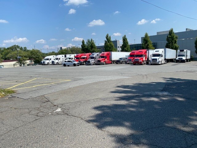 1155 Bloomfield Ave, Clifton, NJ à louer Photo du bâtiment- Image 1 de 3