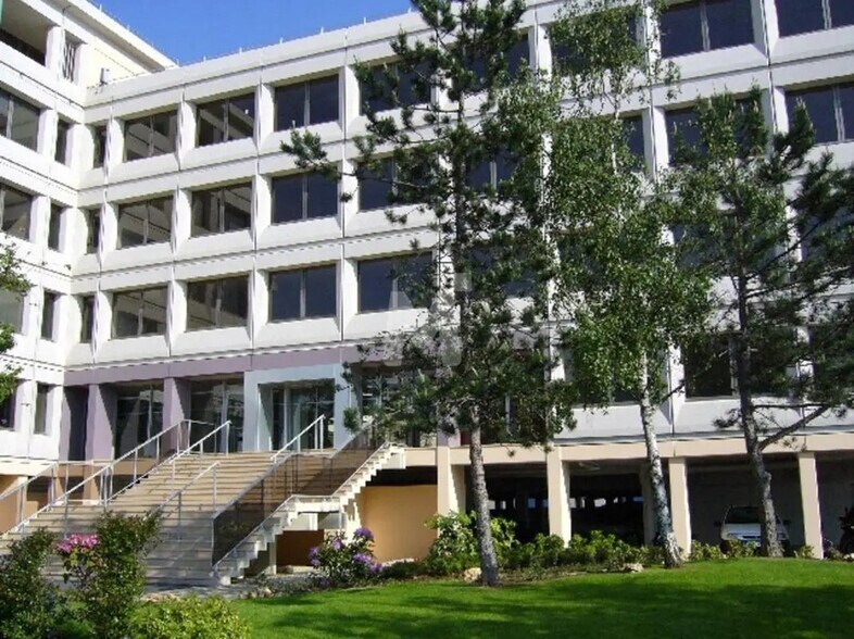 Flex dans Rungis à louer - Photo du bâtiment - Image 1 de 11