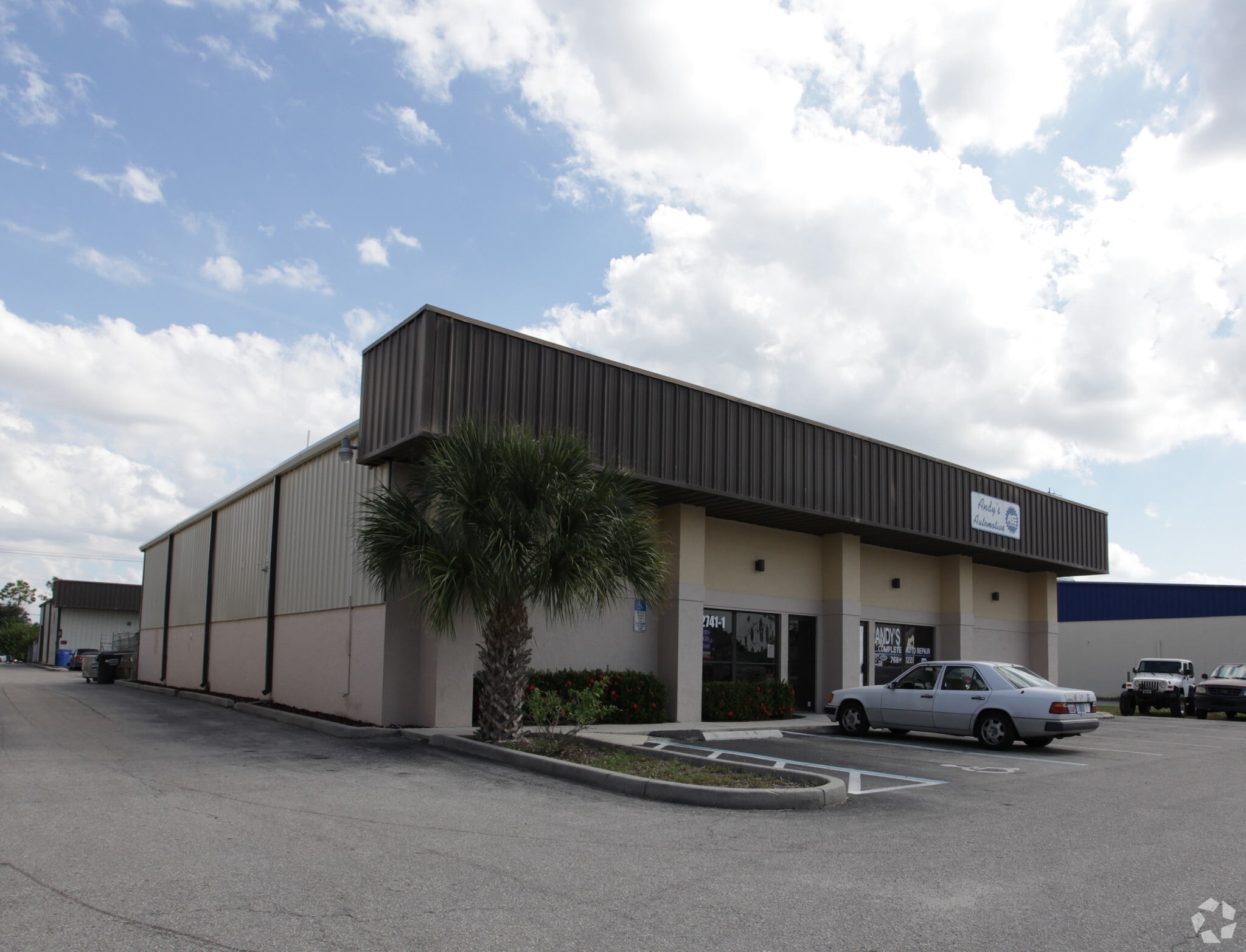 12741 Metro Pky, Fort Myers, FL for lease Primary Photo- Image 1 of 4