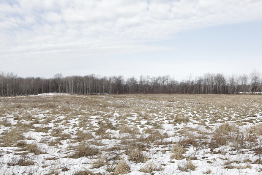 8115 Hawthorne Dr, Erie, PA for sale - Primary Photo - Image 1 of 5