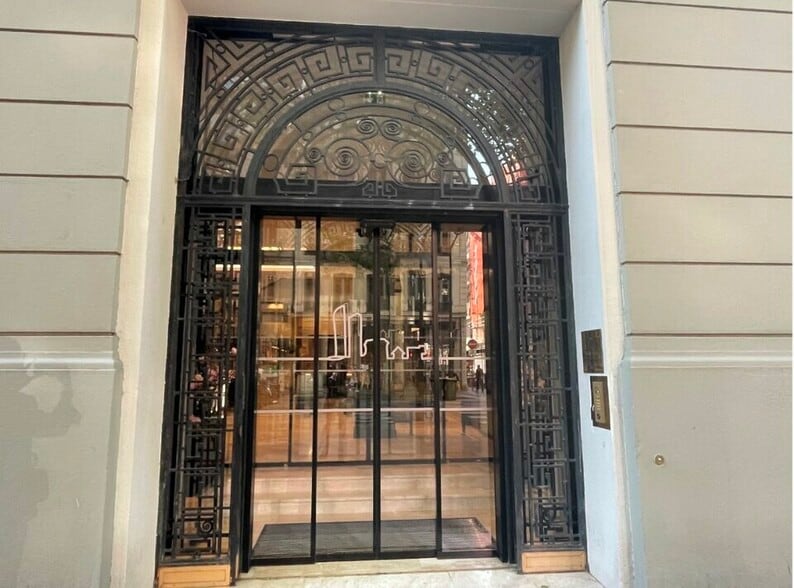 Bureau dans Lyon à louer - Hall d’entrée - Image 2 de 11