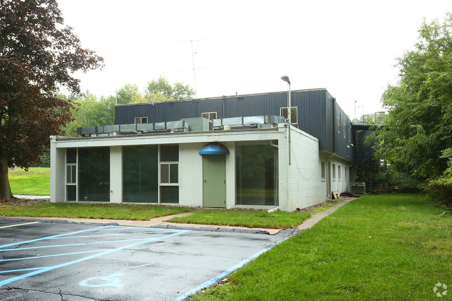 2532 Spring Arbor Rd, Jackson, MI for sale - Building Photo - Image 2 of 37