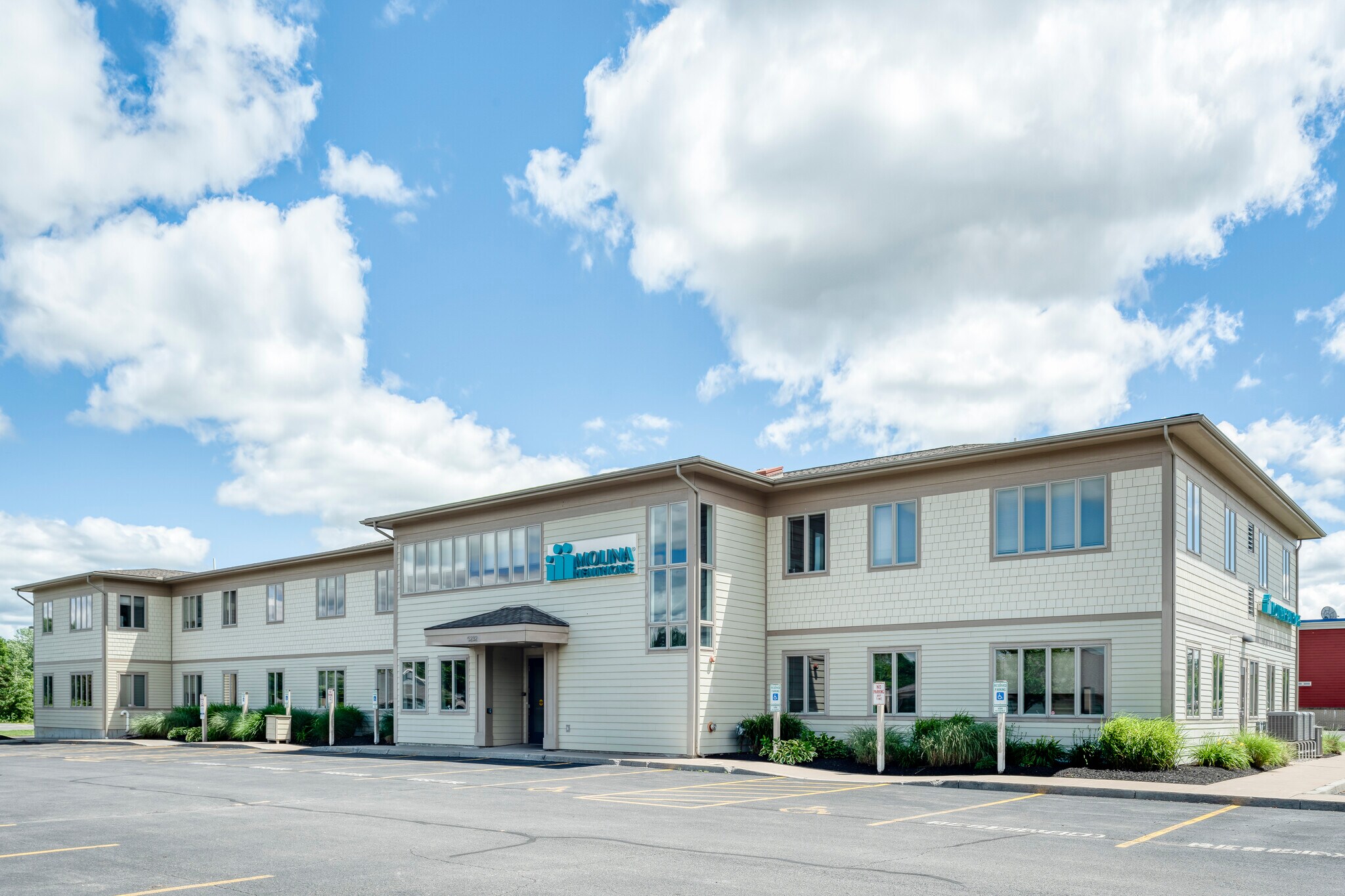 5232 Witz Dr, North Syracuse, NY à vendre Photo du bâtiment- Image 1 de 4