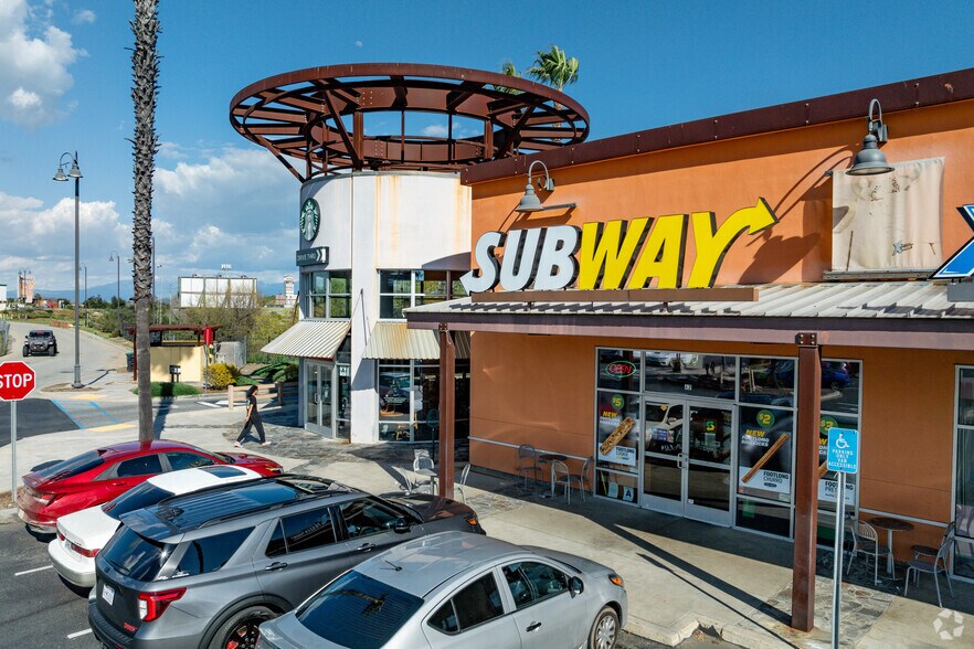 Clinton Keith Rd, Murrieta, CA à louer - Photo du bâtiment - Image 3 de 15