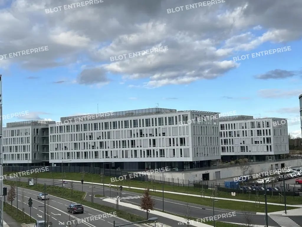 Office in Cesson-Sévigné for lease Building Photo- Image 1 of 54