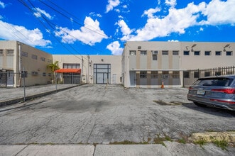 2056 NW 23rd Ave, Miami, FL for lease Interior Photo- Image 2 of 22