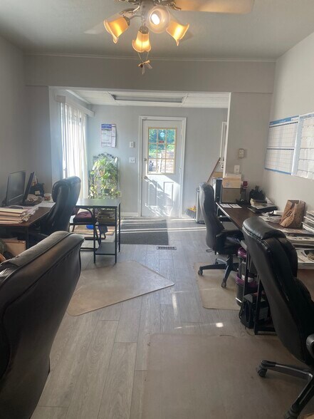 1112 Middle River Rd, Middle River, MD à louer - Photo du bâtiment - Image 3 de 5