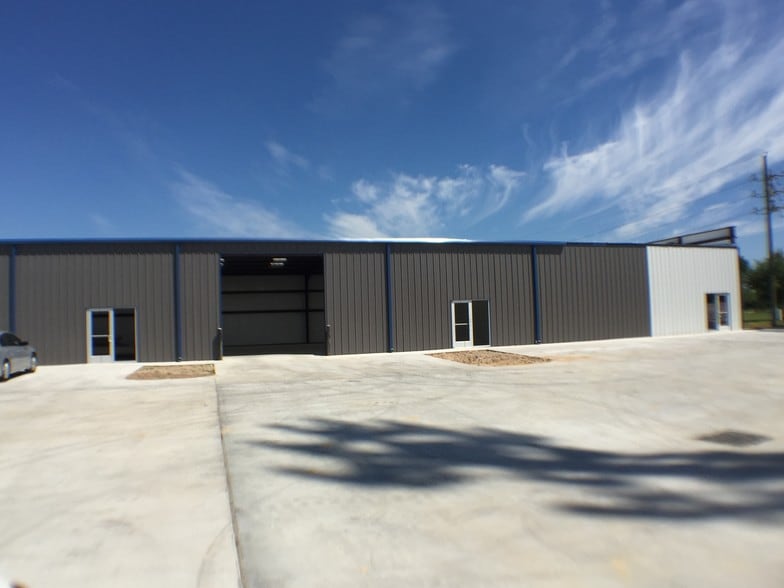 17100 Huffmeister Rd, Cypress, TX for lease - Building Photo - Image 3 of 17