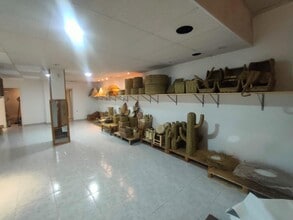 Retail in Manresa, Barcelona for lease Interior Photo- Image 2 of 10