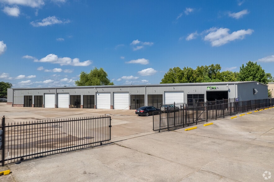 130 Mitchell Rd, Houston, TX for lease - Building Photo - Image 2 of 34