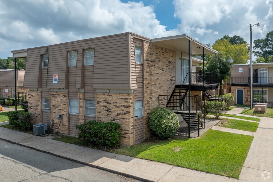 Shreveport Pair portefeuille de 2 propriétés à vendre sur LoopNet.ca - Photo du bâtiment - Image 2 de 6