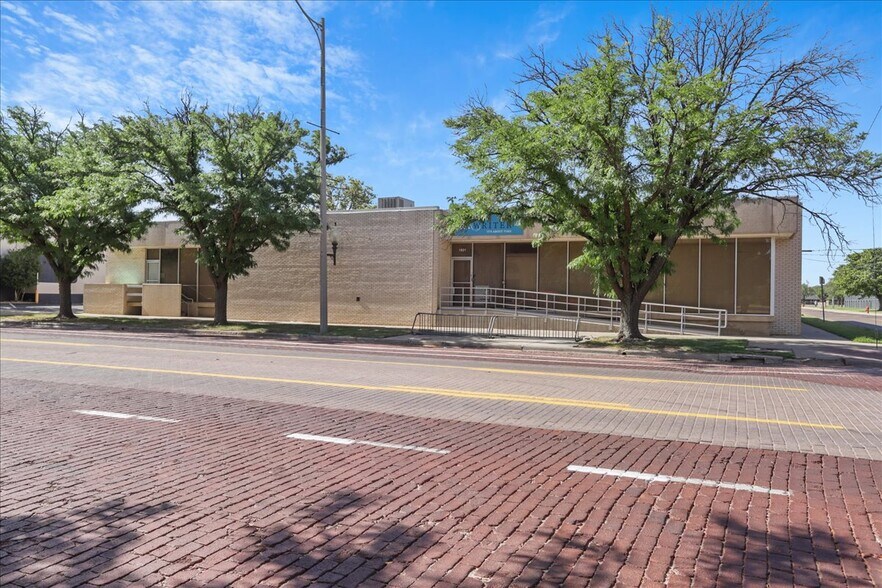 1921 Broadway St, Lubbock, TX à vendre - Photo du bâtiment - Image 1 de 16