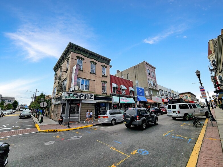 3420 Bergenline Ave, Union City, NJ à vendre - Photo du bâtiment - Image 1 de 1