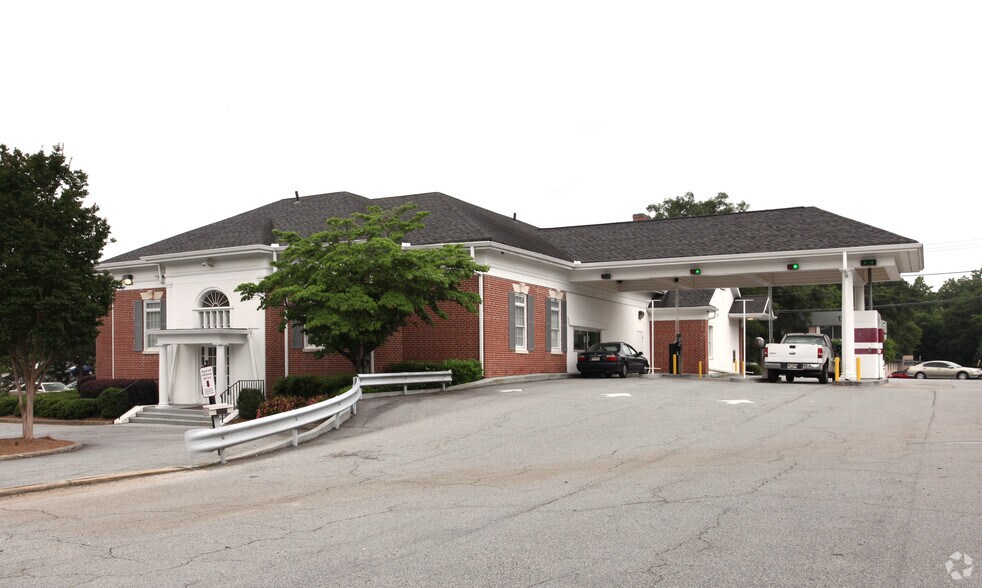 1237 Clairmont Rd, Decatur, GA à louer - Photo du bâtiment - Image 2 de 2