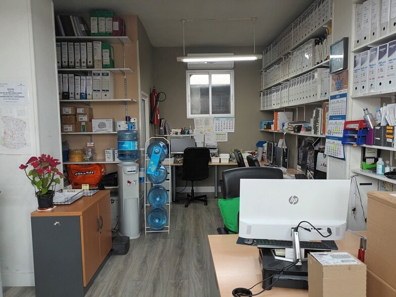 Multifamily in Madrid, Madrid for sale - Interior Photo - Image 2 of 4