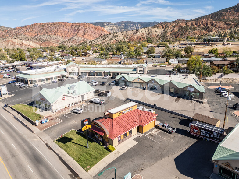 579 S Main St, Cedar City, UT for lease - Primary Photo - Image 1 of 5