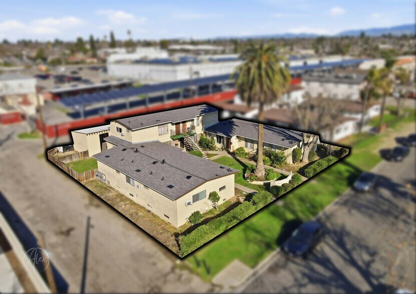 940 Water St, Bakersfield, CA à vendre - Photo du bâtiment - Image 2 de 12