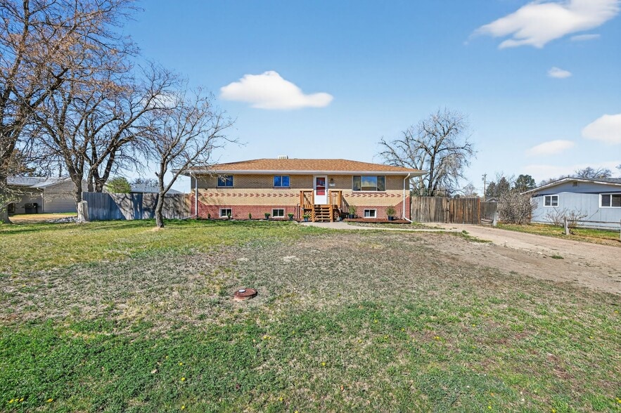 1743 Burton St, Strasburg, CO for sale - Building Photo - Image 2 of 30