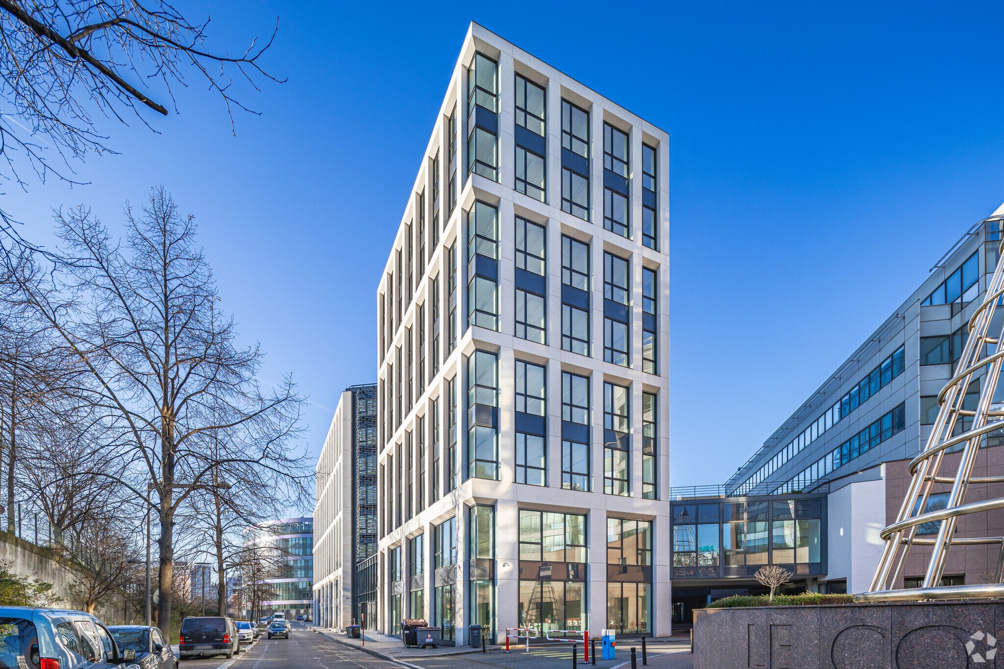 Office in Saint-Ouen-sur-Seine for lease Primary Photo- Image 1 of 4