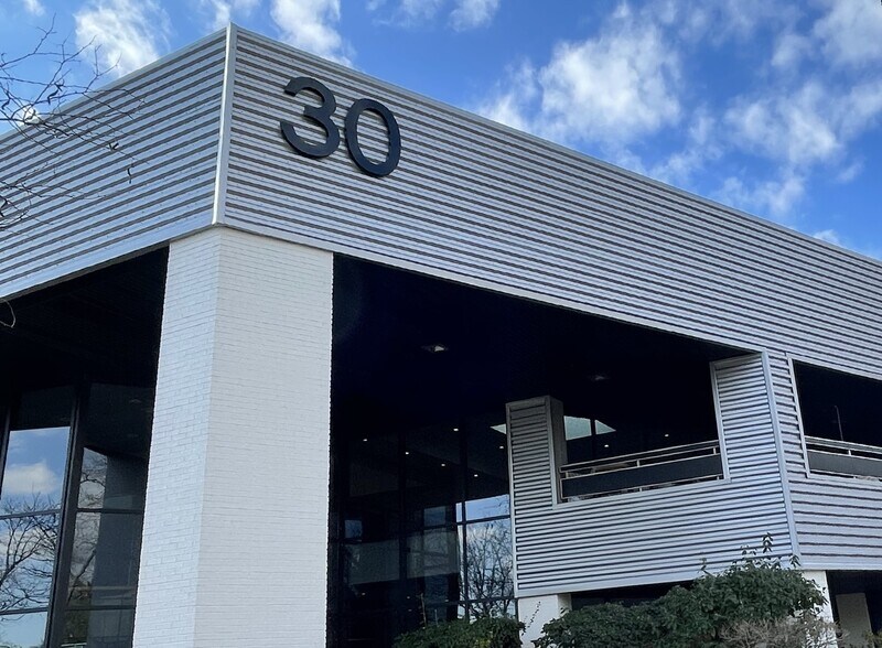 30 Technology Dr, Warren, NJ à louer - Photo du bâtiment - Image 2 de 10