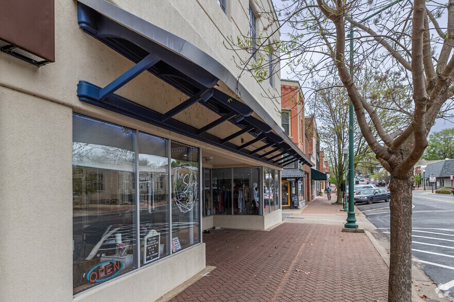 116 S Broadway St, Siloam Springs, AR à louer - Photo du bâtiment - Image 2 de 11