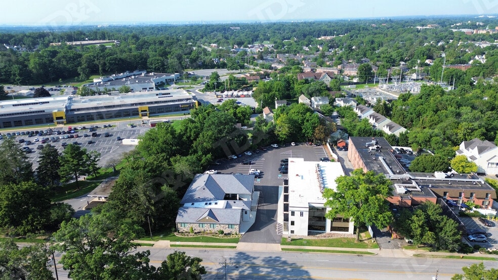 515 E Joppa Rd, Towson, MD for lease - Primary Photo - Image 1 of 24