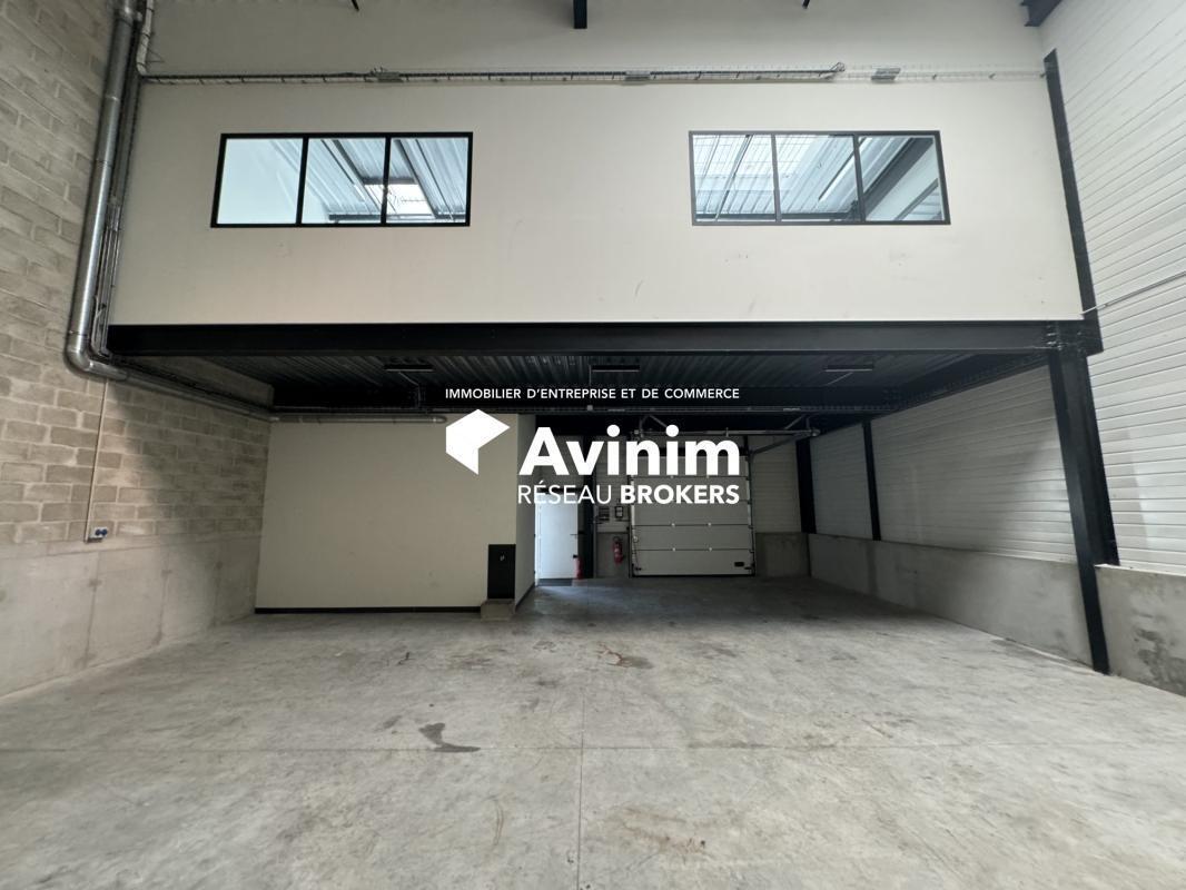 Flex in Les Pavillons-sous-Bois for lease Interior Photo- Image 1 of 5