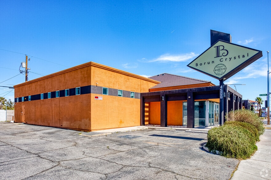 4500 W Charleston Blvd, Las Vegas, NV for sale - Primary Photo - Image 1 of 11