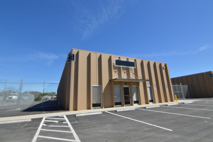4728 Goldfield, San Antonio, TX à louer - Photo du bâtiment - Image 3 de 12
