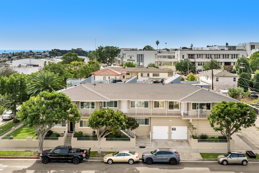 1021 W 14th St, San Pedro, CA à vendre - Photo du bâtiment - Image 3 de 36