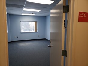 25 Pompton Ave, Verona, NJ for lease Interior Photo- Image 1 of 4