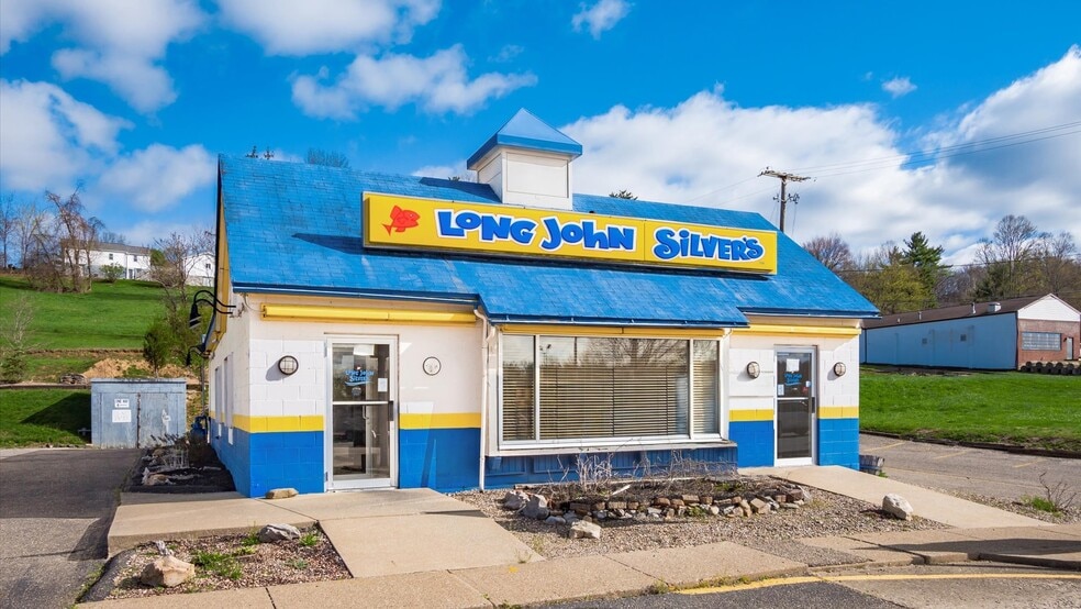 1821 E Wheeling Ave, Cambridge, OH à louer - Photo du bâtiment - Image 3 de 20