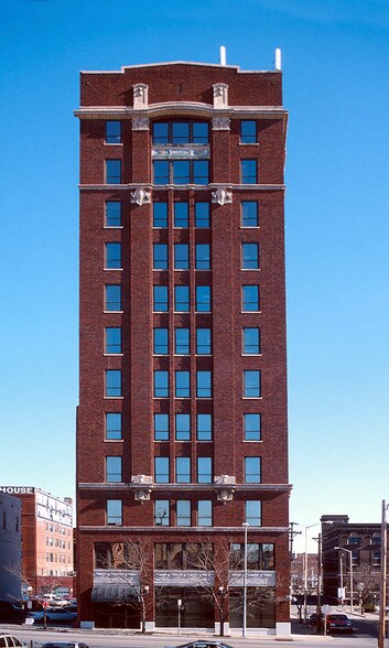 1627 Main St, Kansas City, MO à louer - Photo du bâtiment - Image 2 de 2