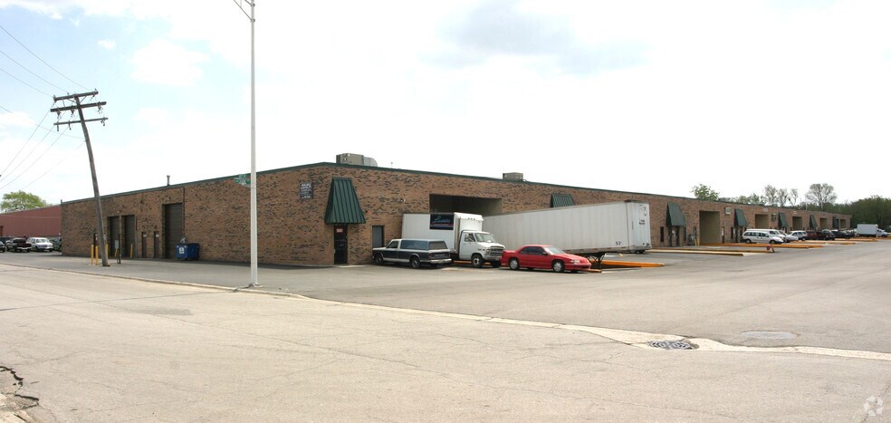 12330-12358 S Latrobe Ave, Alsip, IL à louer - Photo du bâtiment - Image 2 de 10