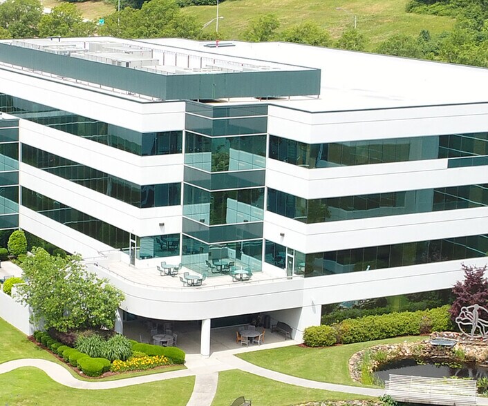 1810 Pyramid Pl, Memphis, TN à louer - Photo du bâtiment - Image 3 de 5