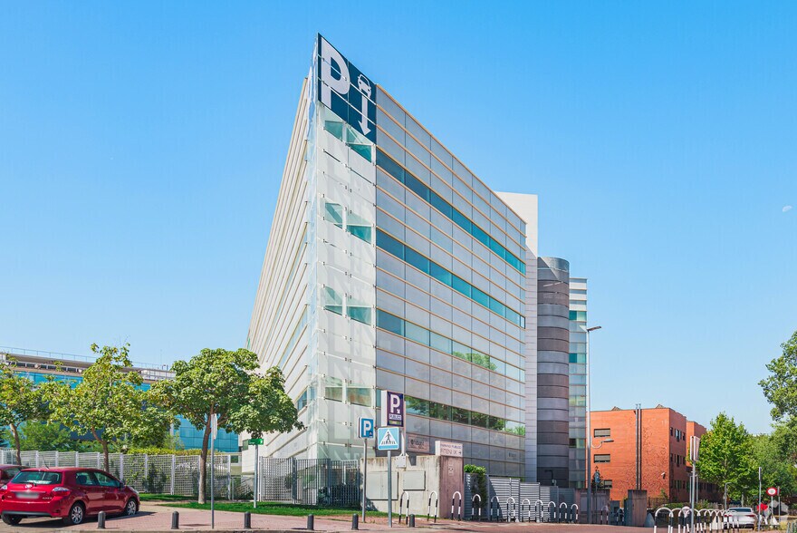 Calle de Anabel Segura, 10, Alcobendas, Madrid à louer - Photo du bâtiment - Image 3 de 3