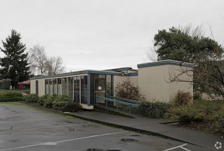 1015 N Springbrook Rd, Newberg, OR for sale - Building Photo - Image 1 of 1