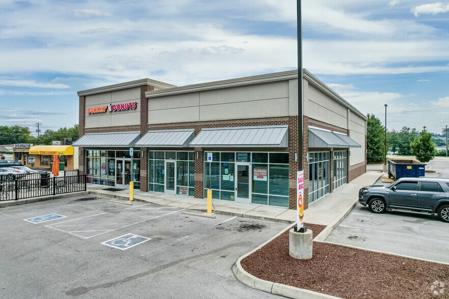 724 Merchant Dr, Knoxville, TN for lease - Building Photo - Image 2 of 5